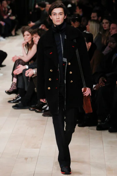 Look 15